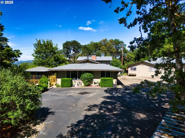 548 Braunda Dr, Roseburg, OR 97471