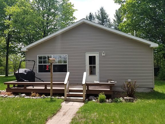 3rd image of 3698 Birchdale Dr