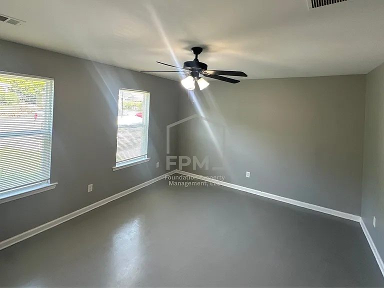 307 Harrell St — Photo 8
