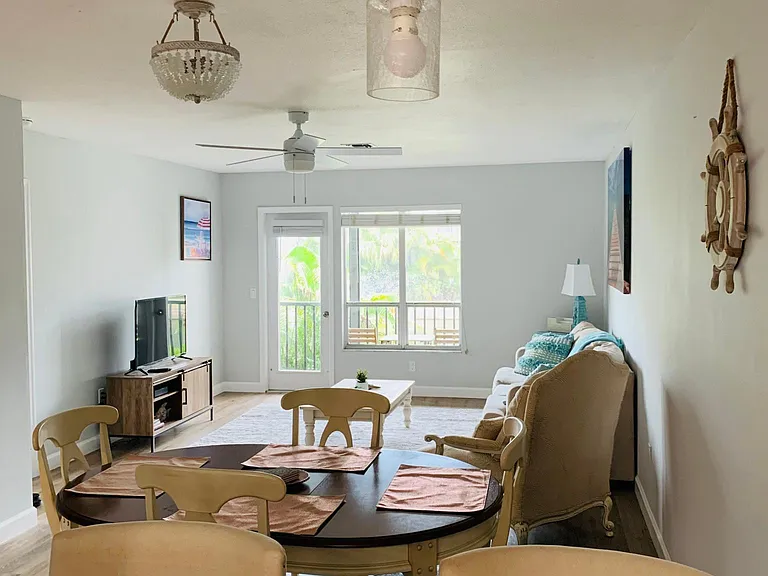 251 Fenwick Dr #7 — Photo 8