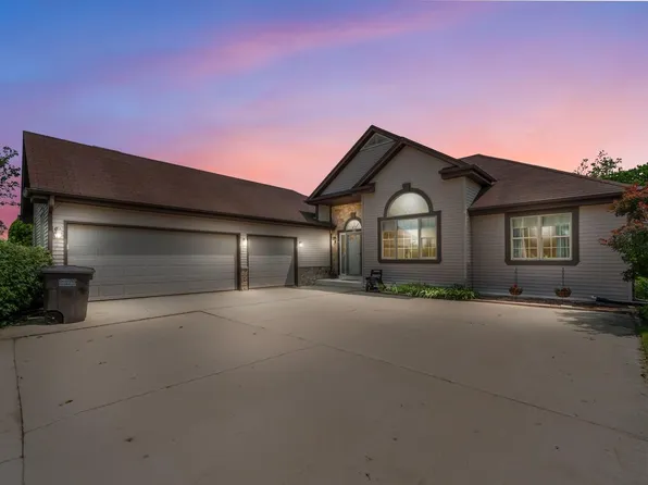 130 Mckenzie ROAD, Mukwonago, WI 53149