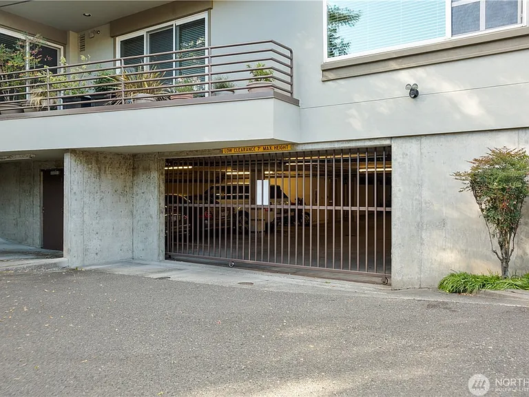 321 3rd St #201 — Photo 25