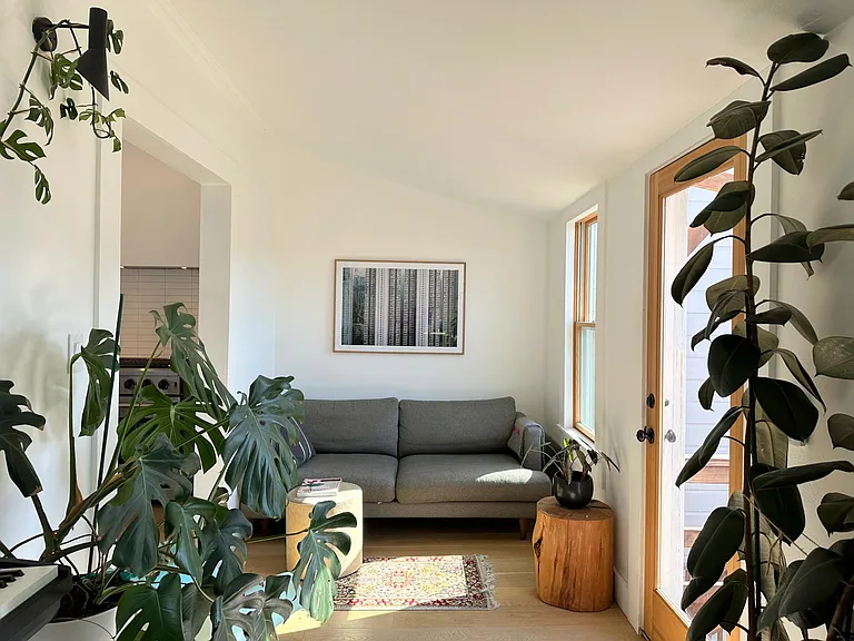 672 Hampshire St — Photo 10