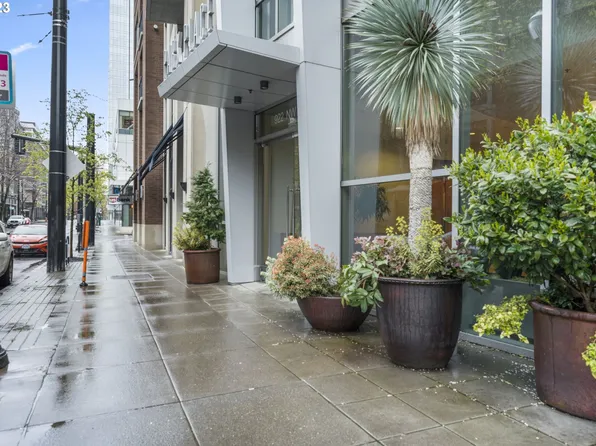 922 NW 11th Ave APT 503, Portland, OR 97209