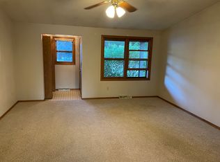 2750 Van Beek Rd, Green Bay, WI 54311