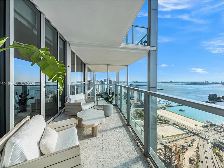 1100 Biscayne Blvd #5004 — Photo 9