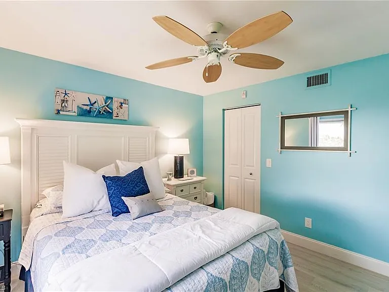 900 Collier Ct #406 — Photo 24