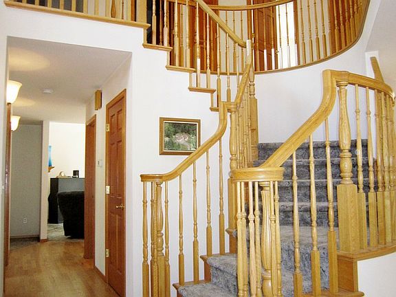 3rd image of 5114 Heights Ln NE
