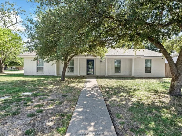 3601 Tanglewood Dr, Bryan, TX 77802