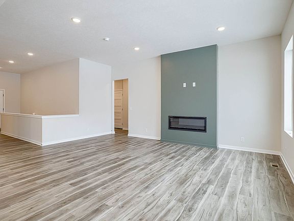 3rd image of 10017 N Avenue Plz #180