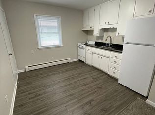 608 Knoll Dr #4, Norwalk, IA 50211