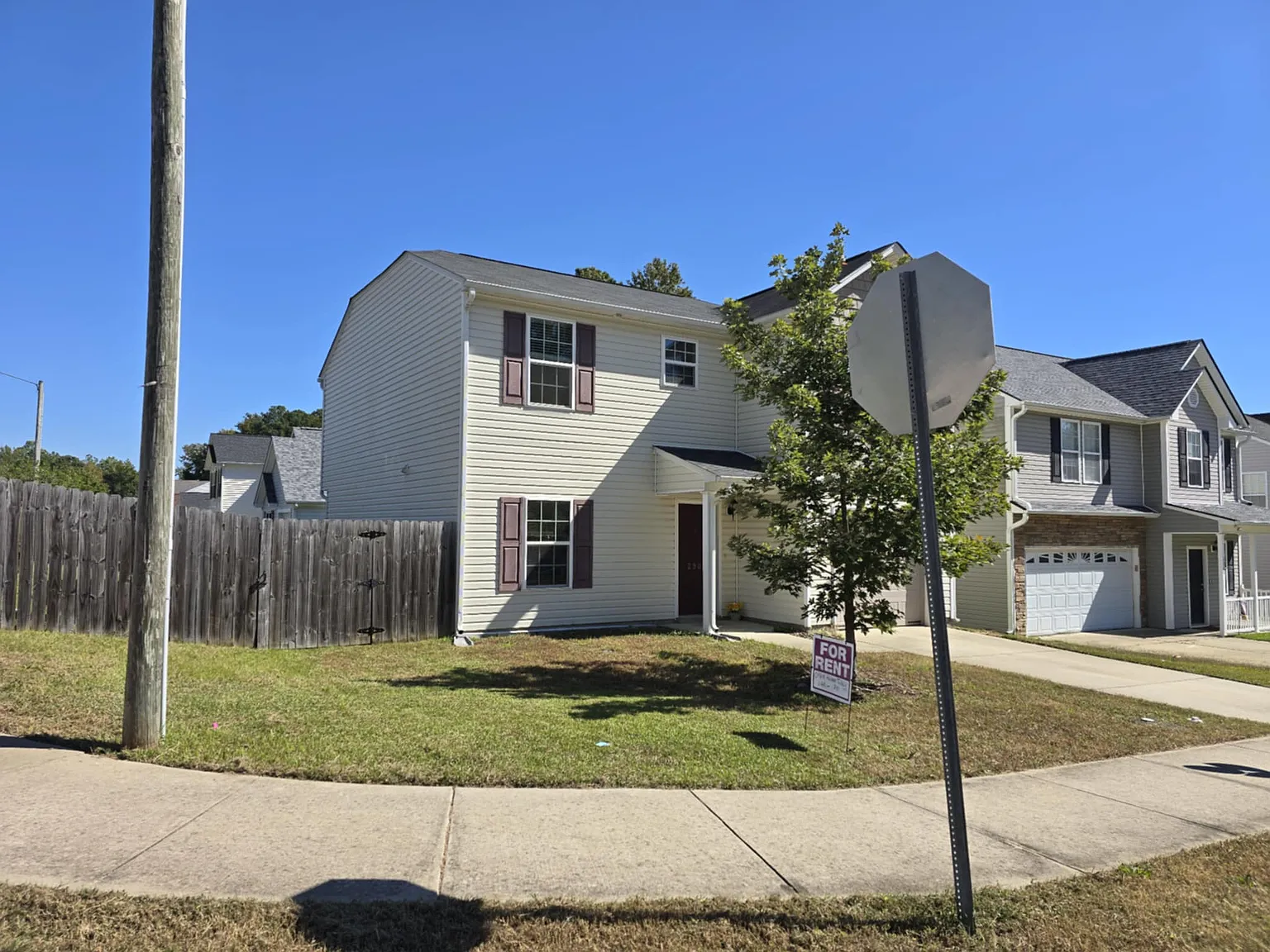 3 Bedroom House for Rent — Photo 3