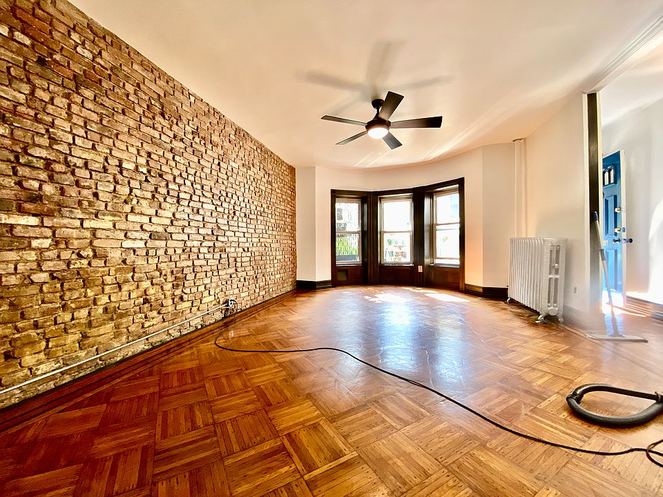1st image of 12 Parkside Ct #1