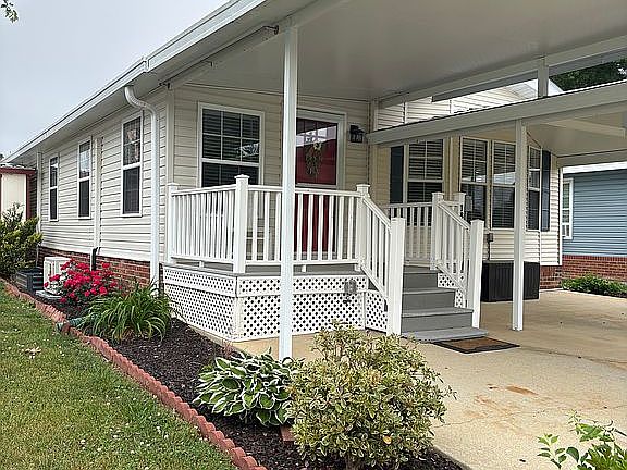2nd image of 140 Jaymar Park Dr #184