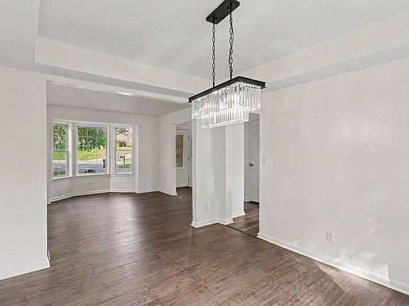 4th image of 643 Elyse Way