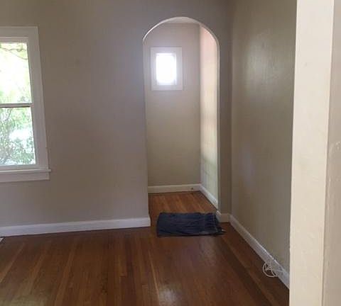 2nd image of 902 Berkeley Ave