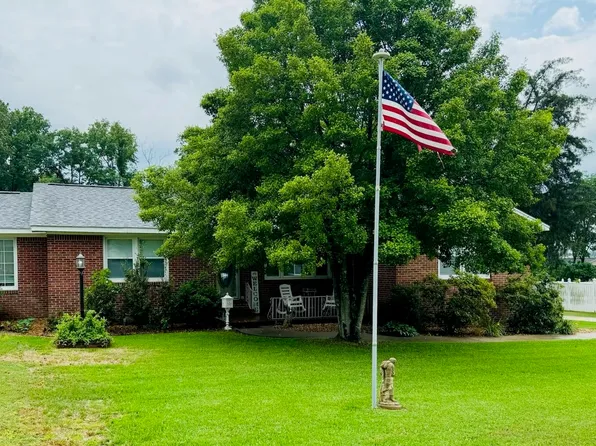 706 Pasadena Ave, Muscle Shoals, AL 35661