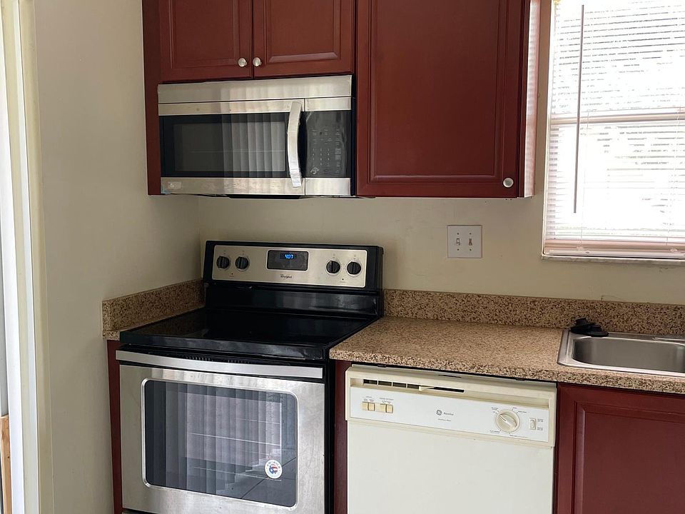 Kitchen left view