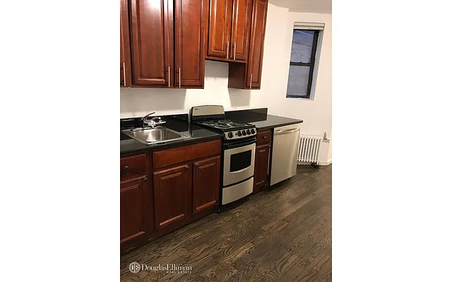 Rented by Douglas Elliman | media 7