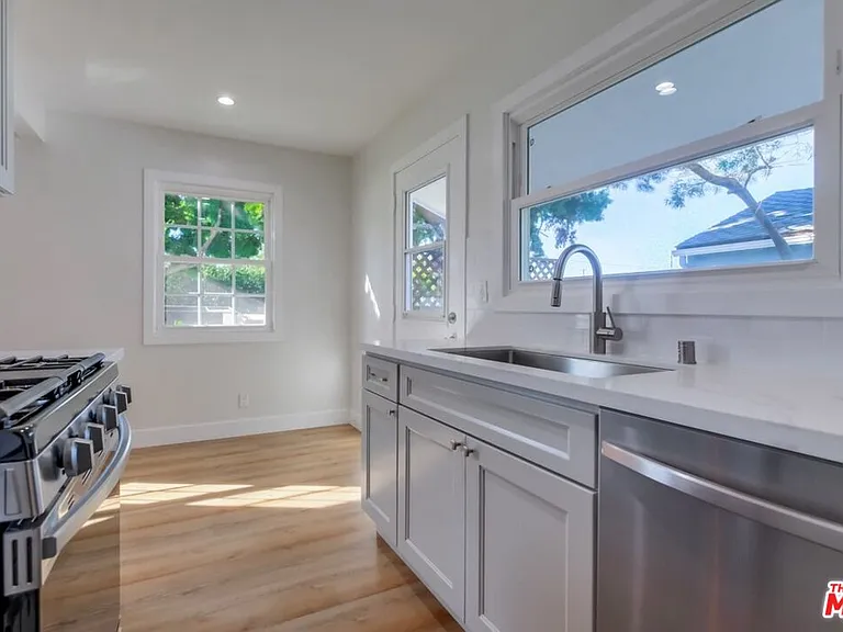 8356 Kittyhawk Ave — Photo 14