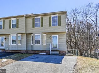 421 Debbie Ct, Hanover, PA 17331