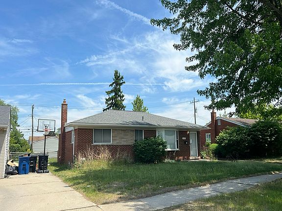 3rd image of 33724 Warren Rd