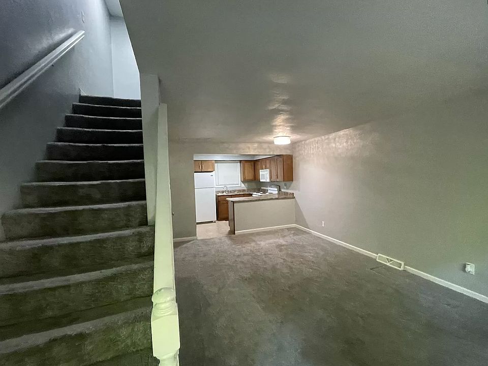 1st image of 1504-1508 E Terrace View Ln