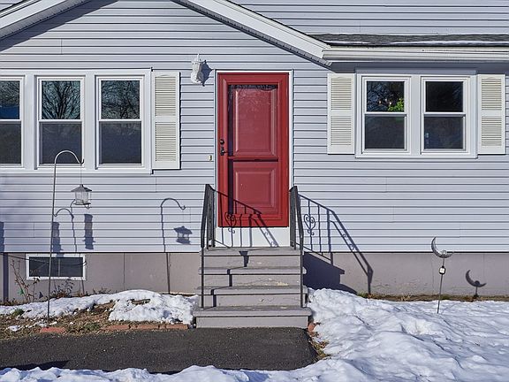 3rd image of 411 Daniels St