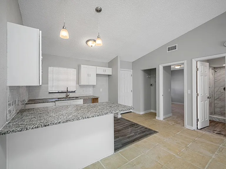 The Flats at Tarpon Springs — Photo 4