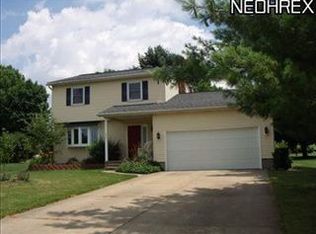 655 Sweetwater Dr, Wadsworth, OH 44281