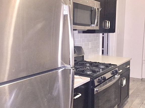 2nd image of 118 Metropolitan Ave #G