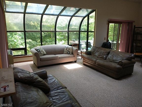 3rd image of 14 Augusta Dr Unit 6