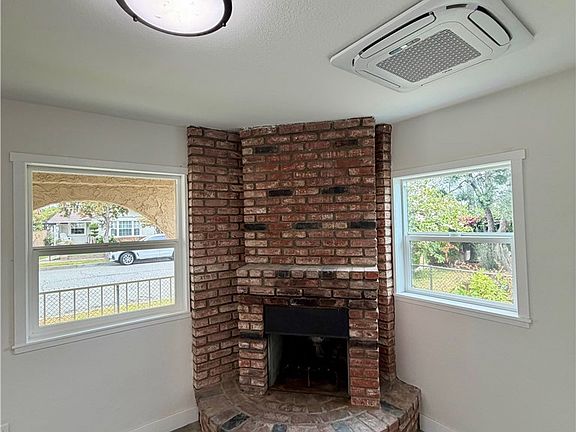 3rd image of 543 E 3rd St
