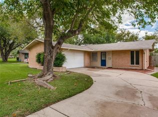 909 Meadow View Dr, Richardson, TX 75080