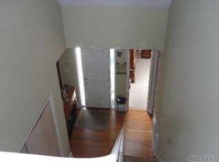 125 W Islip Rd, West Islip, NY 11795