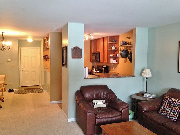 3rd image of 210 Glengarry Dr APT 111
