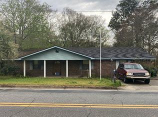 402 Perry St, Claxton, GA 30417