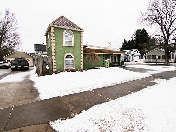 4th image of 535 Wright St