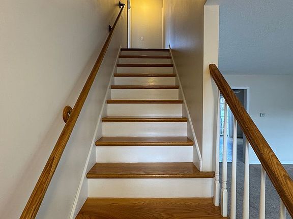 5th image of 35-37 Westwood Dr #35