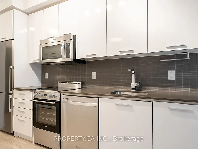 105 George St #303 — Photo 16