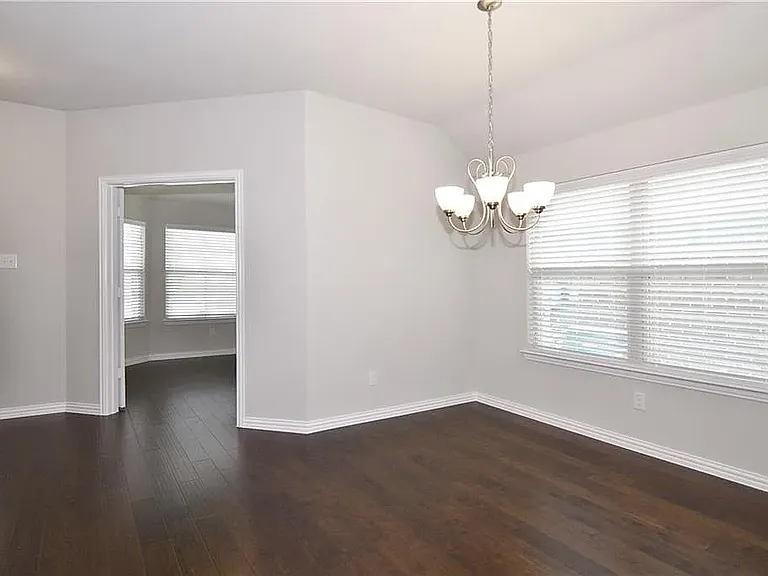 512 Fossil Creek Dr — Photo 11
