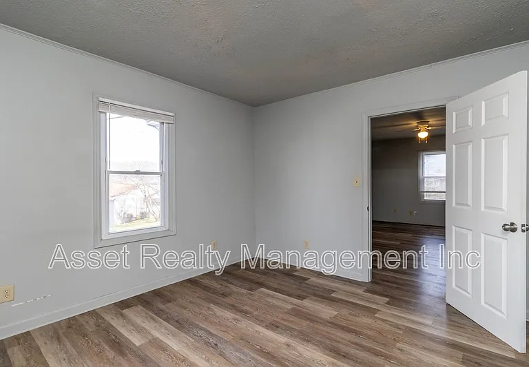 218 W Columbia Ave — Photo 7