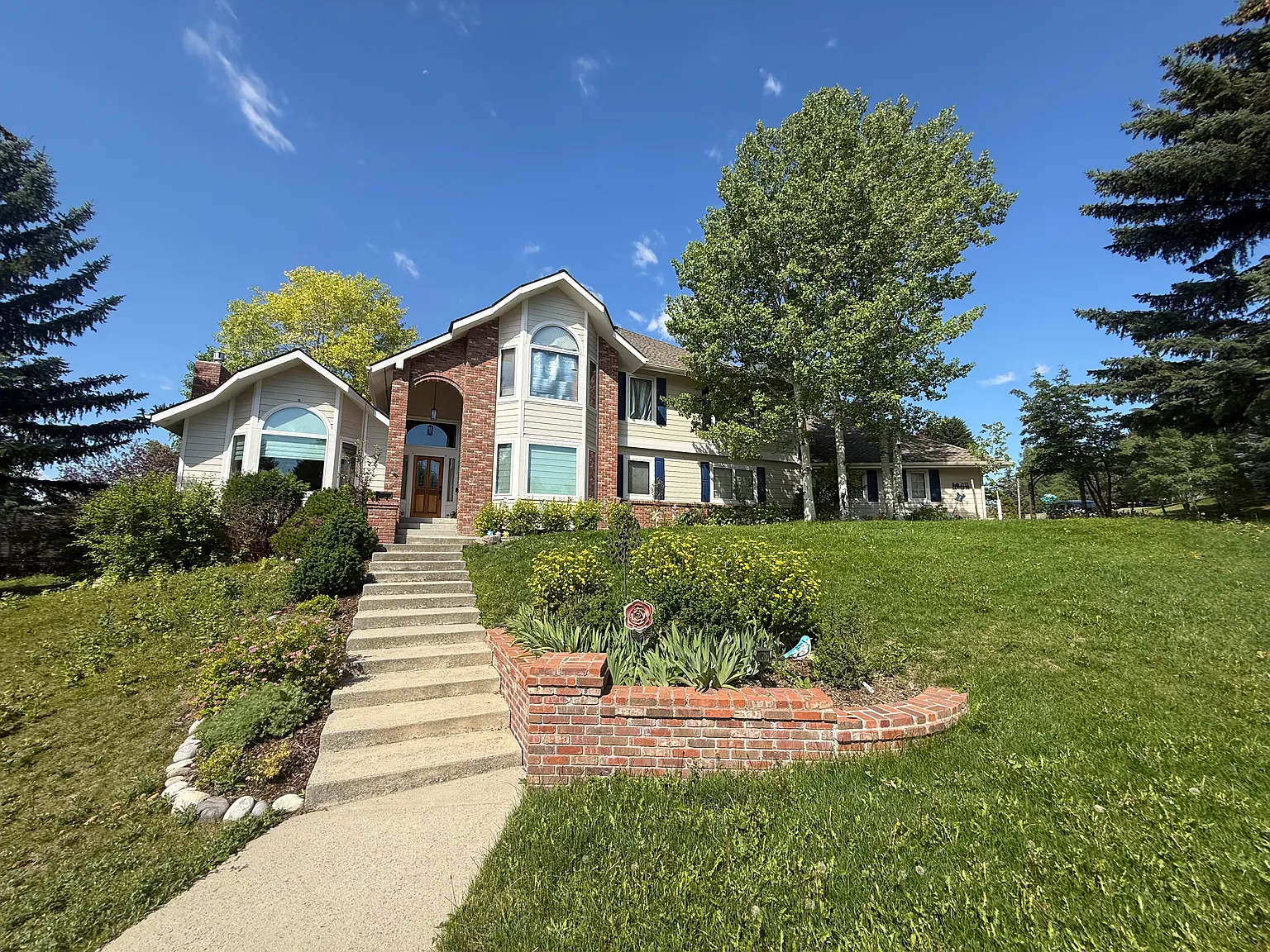 4 bed, 3.5 bath, 3200 sqft, $5,500 — Photo 1