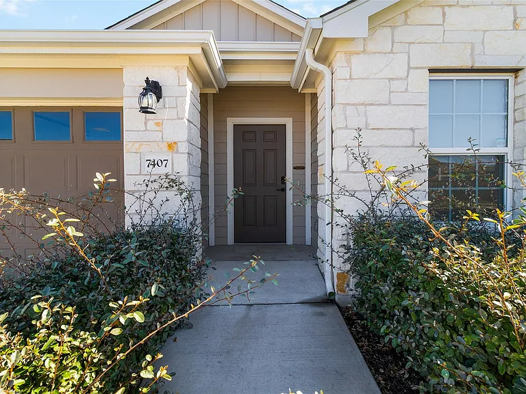 7407 Grenadine Bloom Bnd — Photo 3