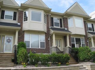 8224 Golden Valley Rd, Golden Valley, MN 55427