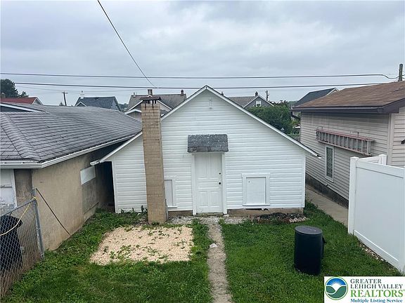 4th image of 828 Lincoln Ave