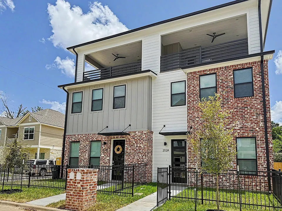 202 Park Pl
