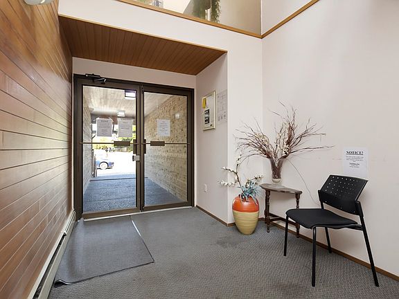 5th image of 33450 George Ferguson Way #101