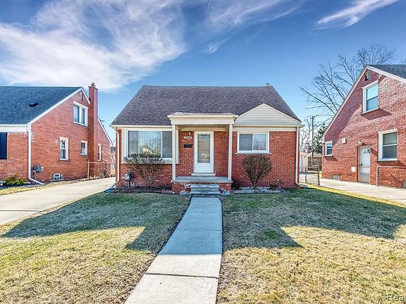 2nd image of 25555 W Hills Dr