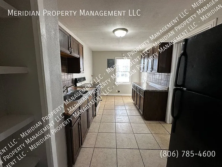 2411 31st St — Photo 5